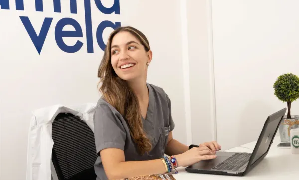 Camila Vela: La Nutricionista que Está Revolucionando la Salud con un Enfoque Único